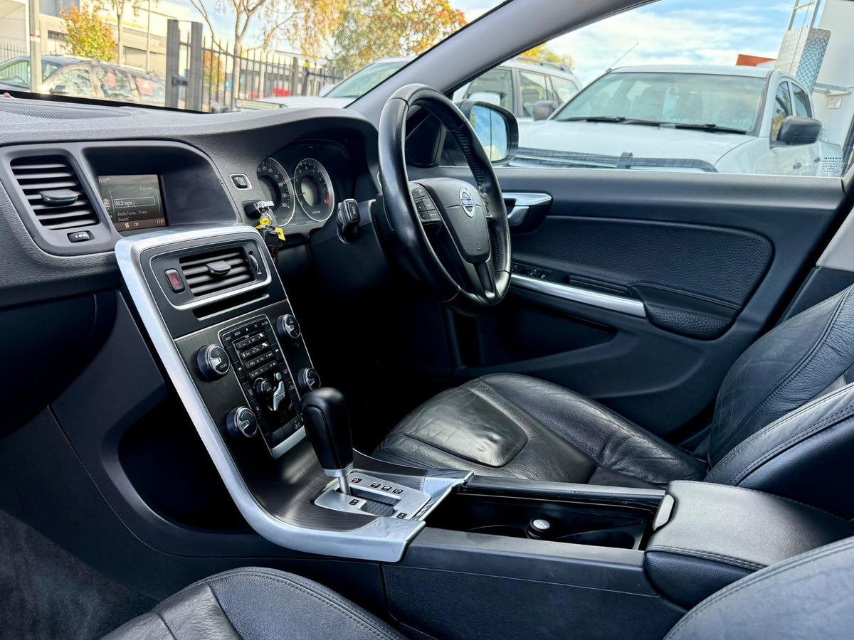 2011 VOLVO V60 T5 F