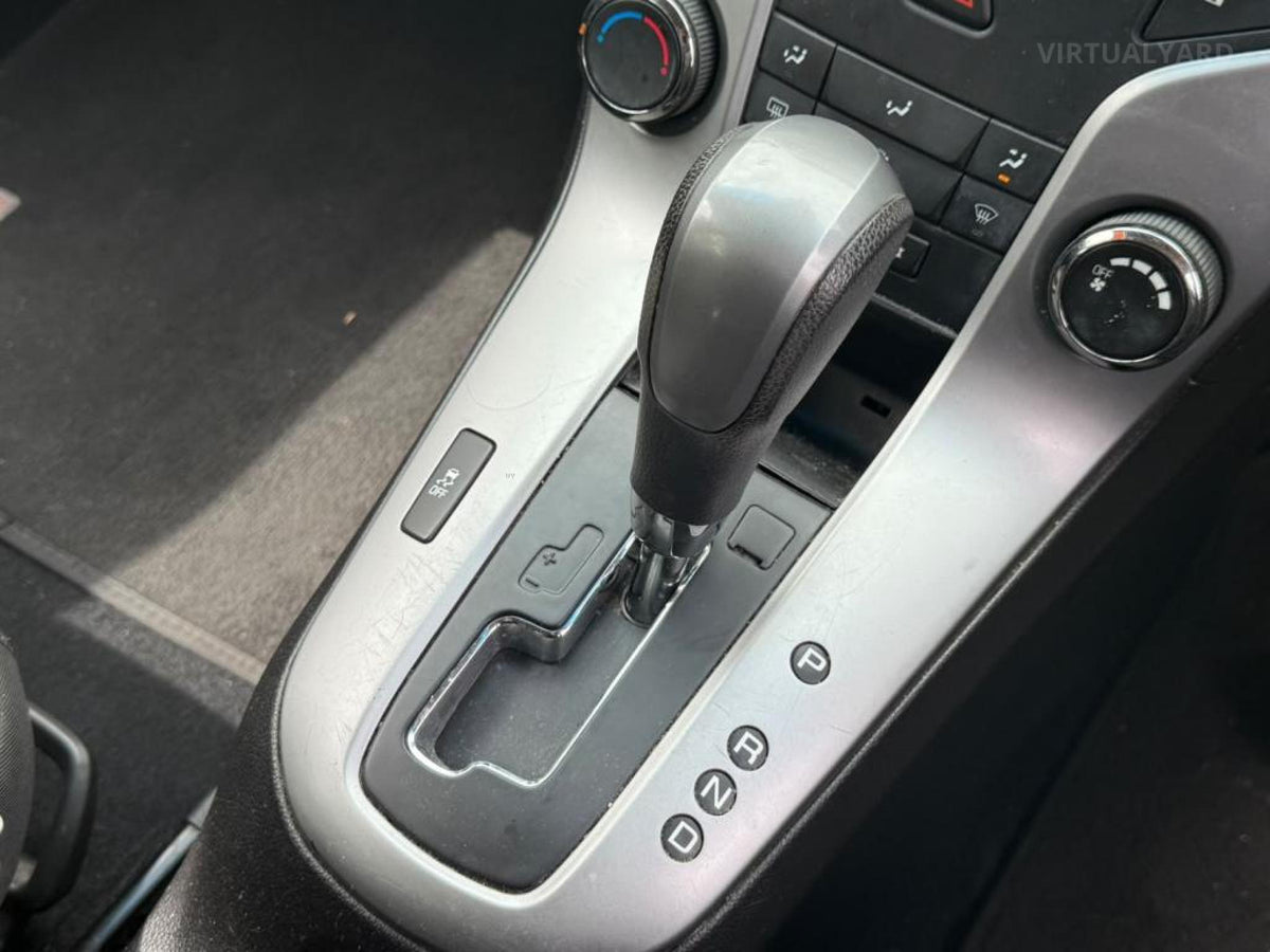 2012 HOLDEN CRUZE JH SERIES II EQUIPE HATCHBACK 5DR SPTS AUTO 6SP 1.8I [MY12]