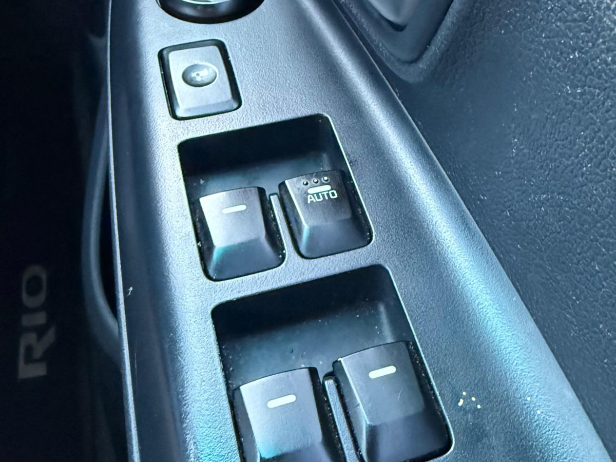 2016 KIA RIO 5D HATCHBACK 1.4L 4 SP AUTO