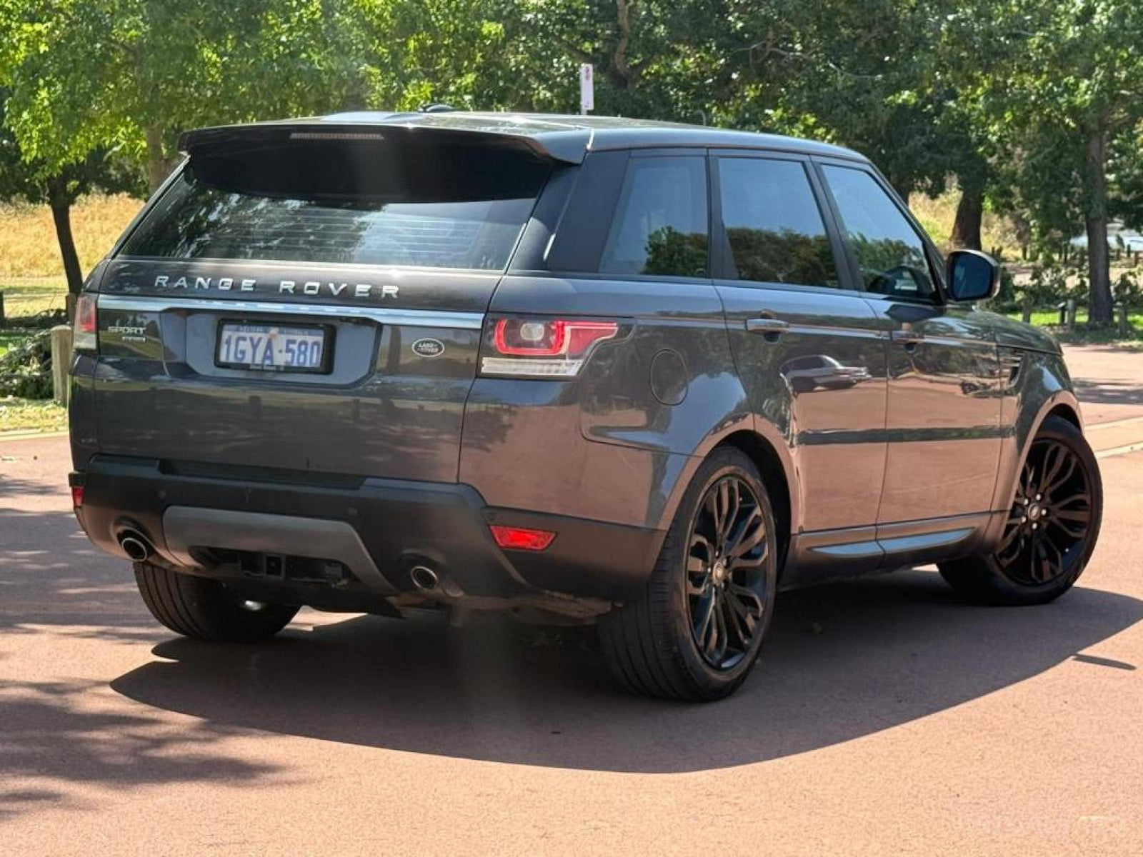 2016 LAND ROVER RANGE ROVER SPORT L494 SDV6 SE WAGON 5DR SPTS AUTO 8SP 4X4 3.0DTT [MY16]