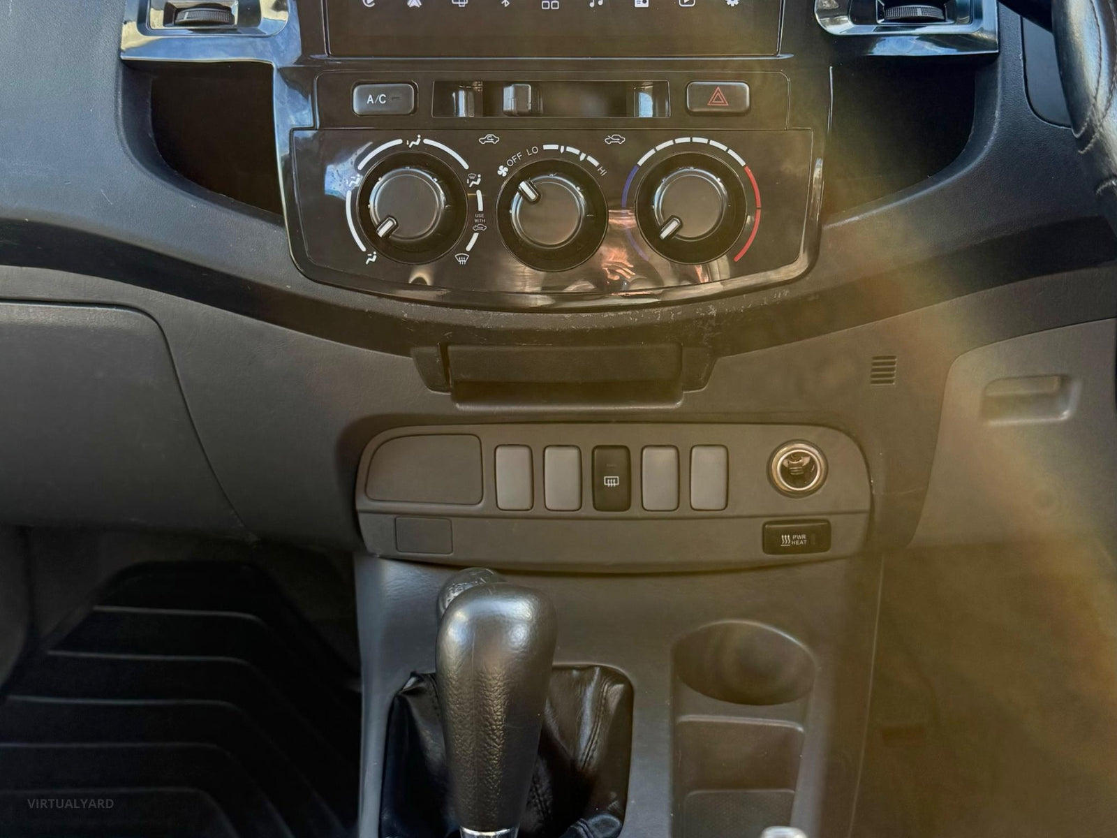 2012 TOYOTA HILUX SR (4x4) KUN26R MY12